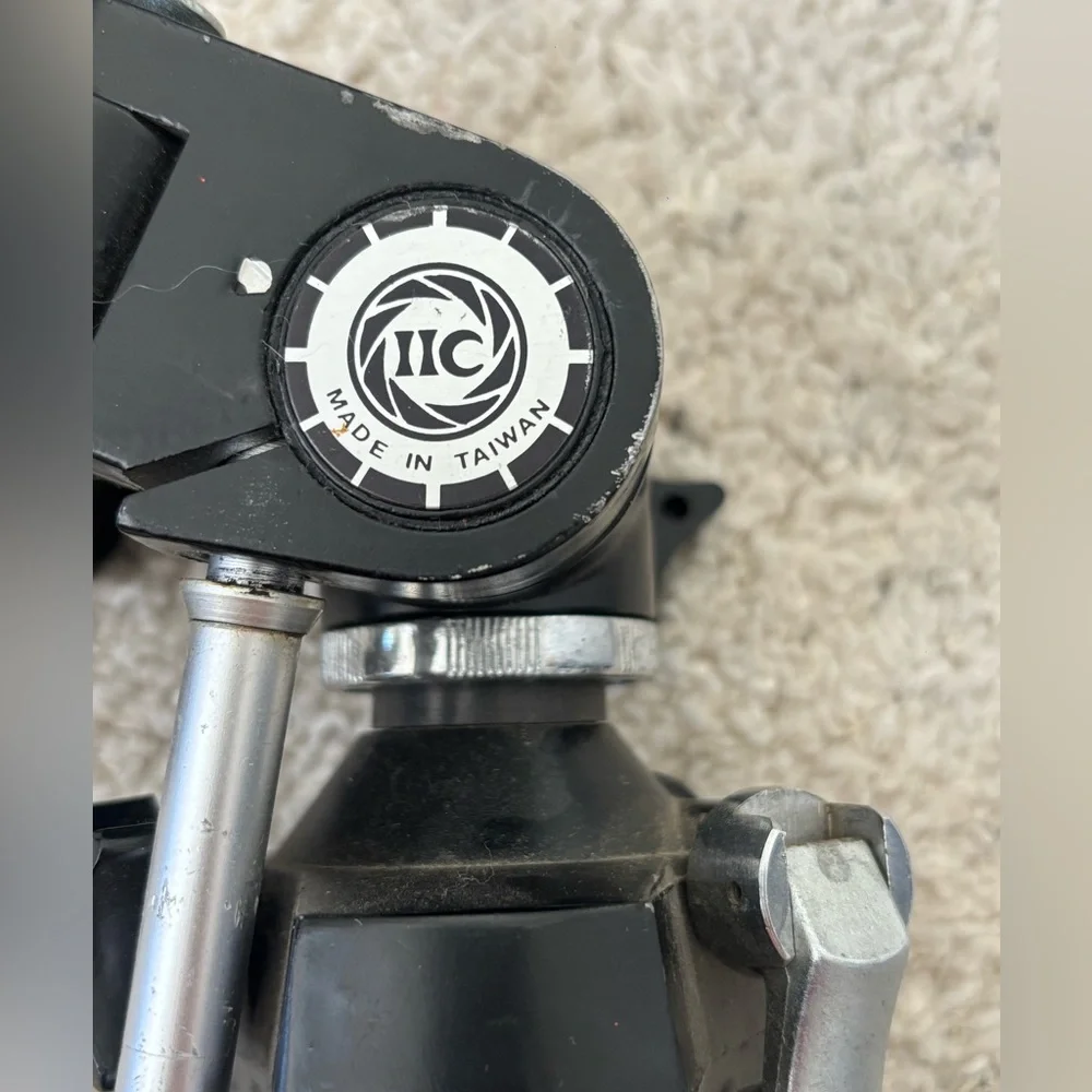 IIC Taiwan Tripod